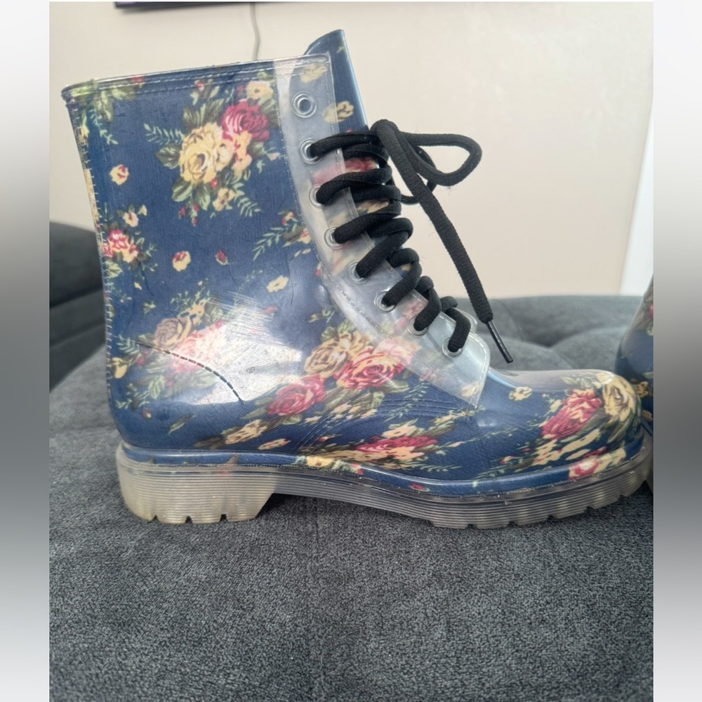 Cape Robbin boots plastic size 40